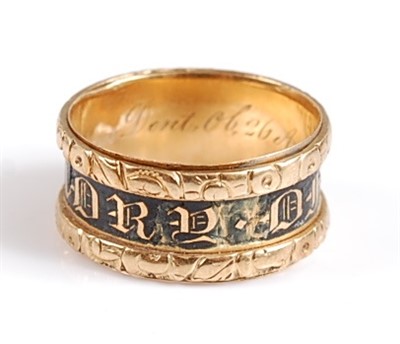 Lot 2567 - An 18ct yellow gold George IV mourning ring,...
