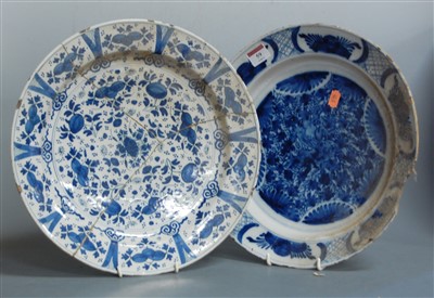 Lot 59 - A large early 19th century Chinese export blue...
