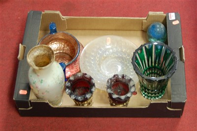 Lot 90 - A box of miscellaneous glassware, to include...