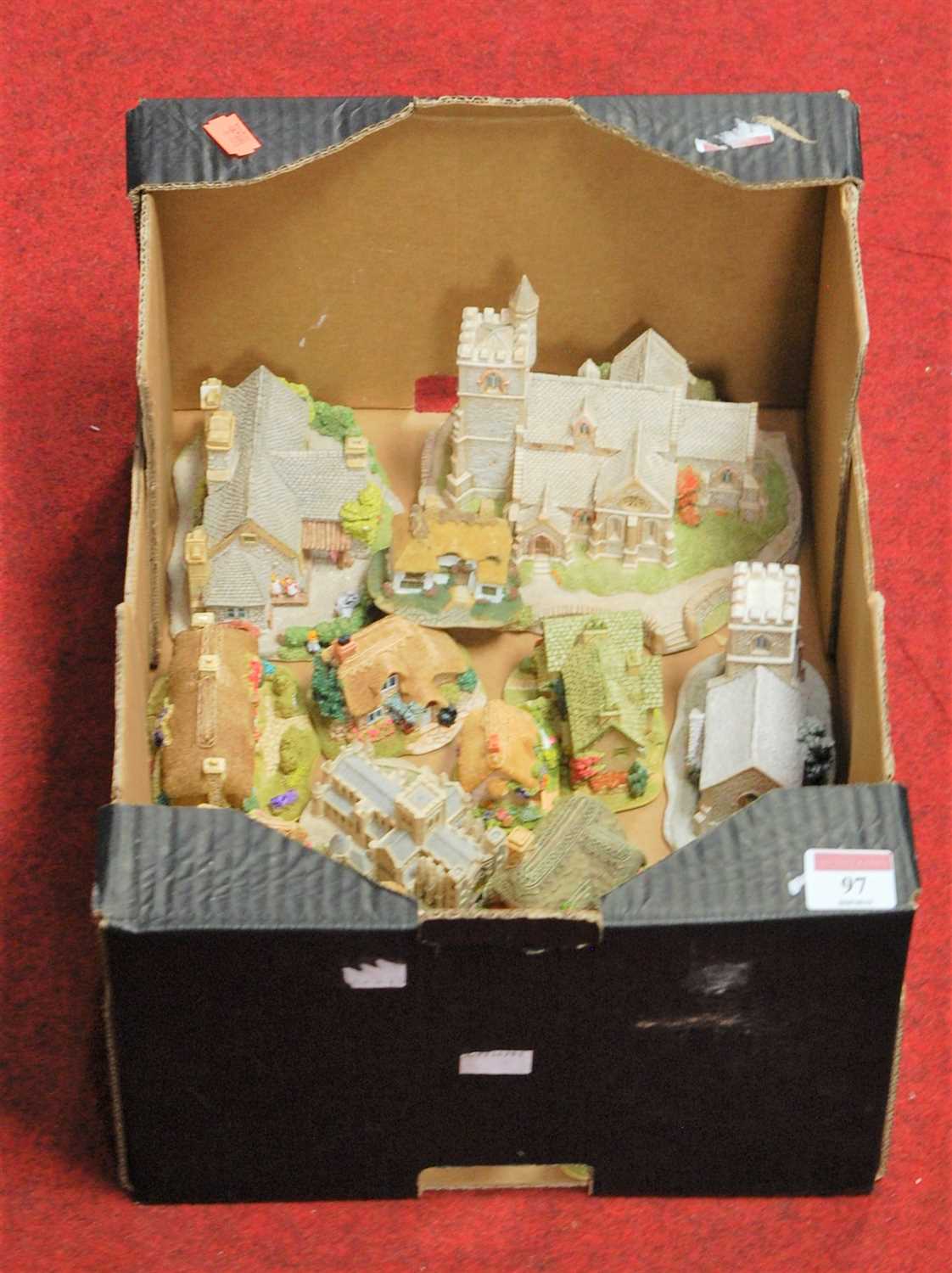 Lot 178 - A box of assorted loose cottage ornaments to...
