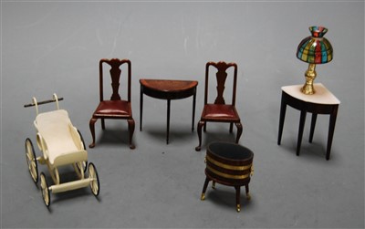 Lot 518 - A collection of assorted modern dolls house...