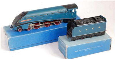 Lot 902 - A boxed Hornby 00 Sir Nigel Gresley locomotive...