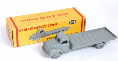 Lot 910 - A 00 Dinky Toys No. 066 Bedford flat truck,...