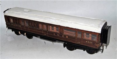 Lot 224 - Gauge 1 LNER bogie corridor coach composite No....