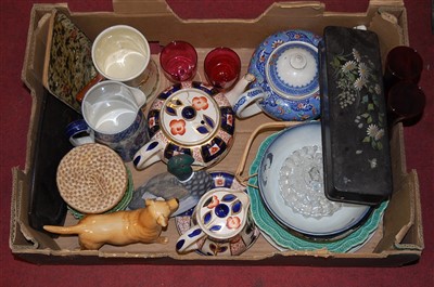 Lot 154 - A box of miscellaneous items, to include Gaudy...