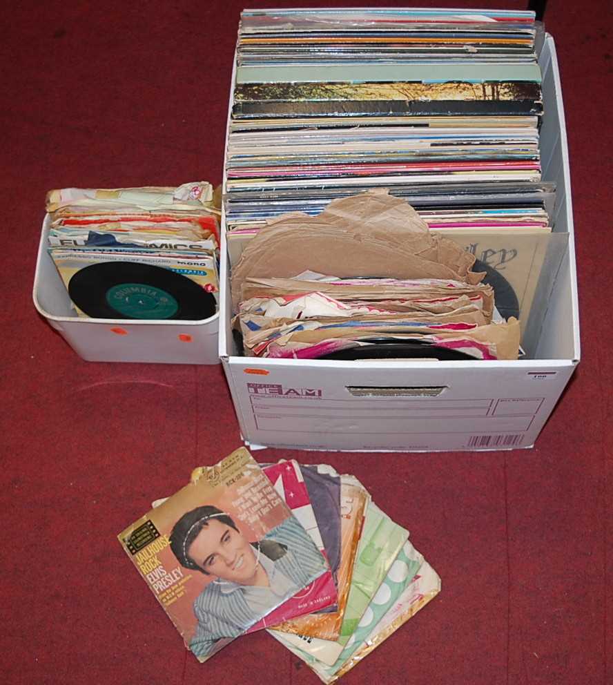 Lot 166 - A box of assorted mainly 12" vinyl long...