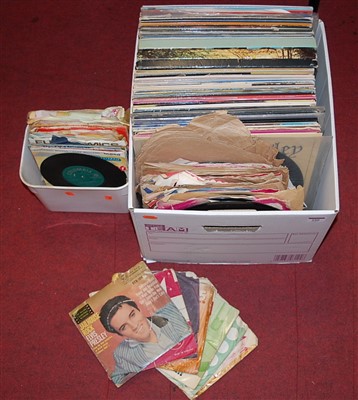 Lot 166 - A box of assorted mainly 12" vinyl long...