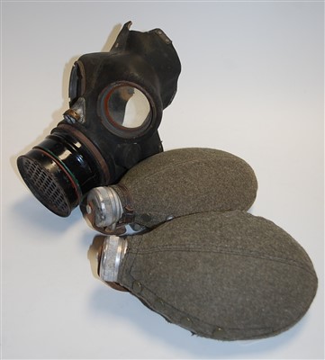Lot 248 - A British Special Services respirator;...