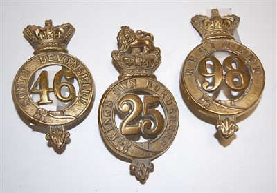 Lot 273 - A collection of three Glengarry badges to...