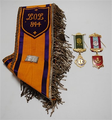 Lot 345 - An Orange Order sash with modern William III...