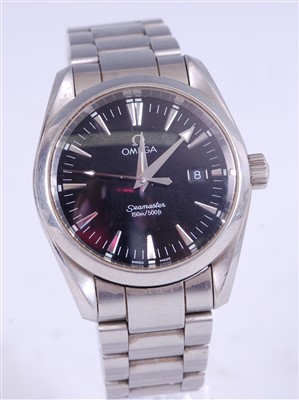 Lot 1243 - A gent's steel cased Omega Seamaster...