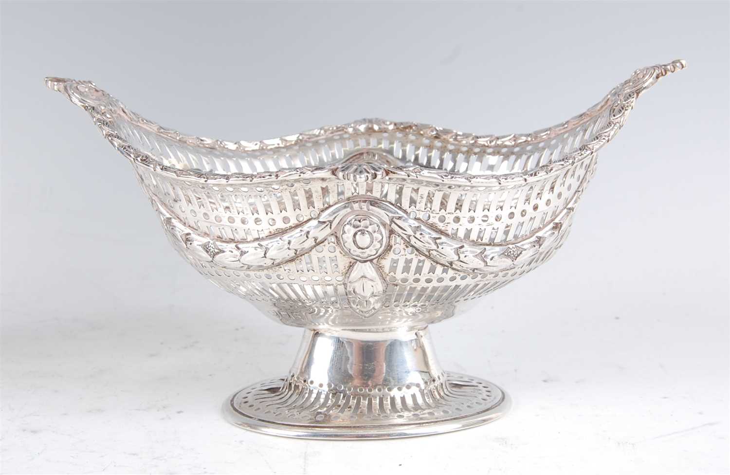 Lot 1163 - An Edwardian silver footed sweetmeat bowl, of...