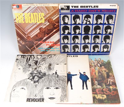 Lot 736 - A collection of five Beatles LP's to include