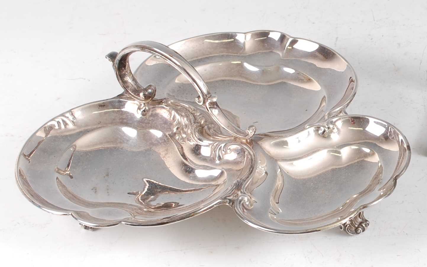Lot 289 - An Art Nouveau silver plated hors d'oeuvre...