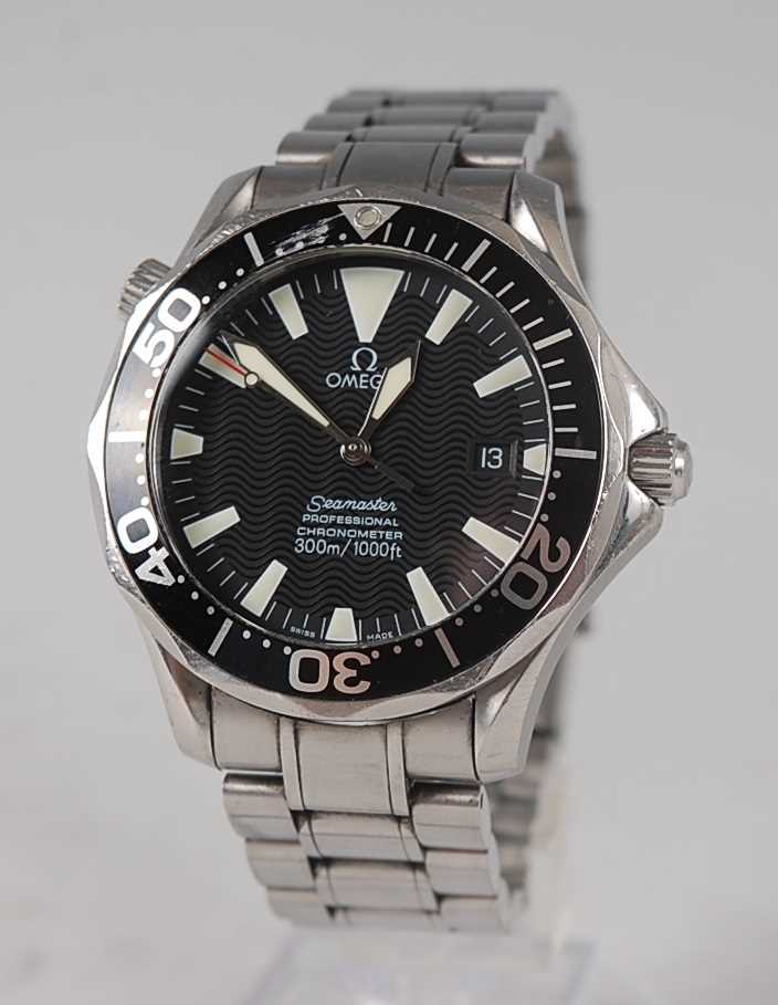 Lot 1254 - A gent's Omega Seamaster Professional...