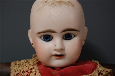 Lot 2007 - An Etienne Denamur Bébé No.9 bisque head doll,...