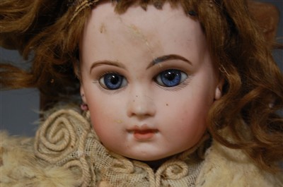 Lot 2014 - A Tete Jumeau Bébé French bisque head doll,...