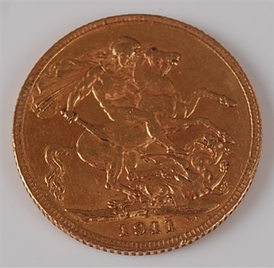 Lot 2075 - Great Britain, 1911 gold full sovereign,...