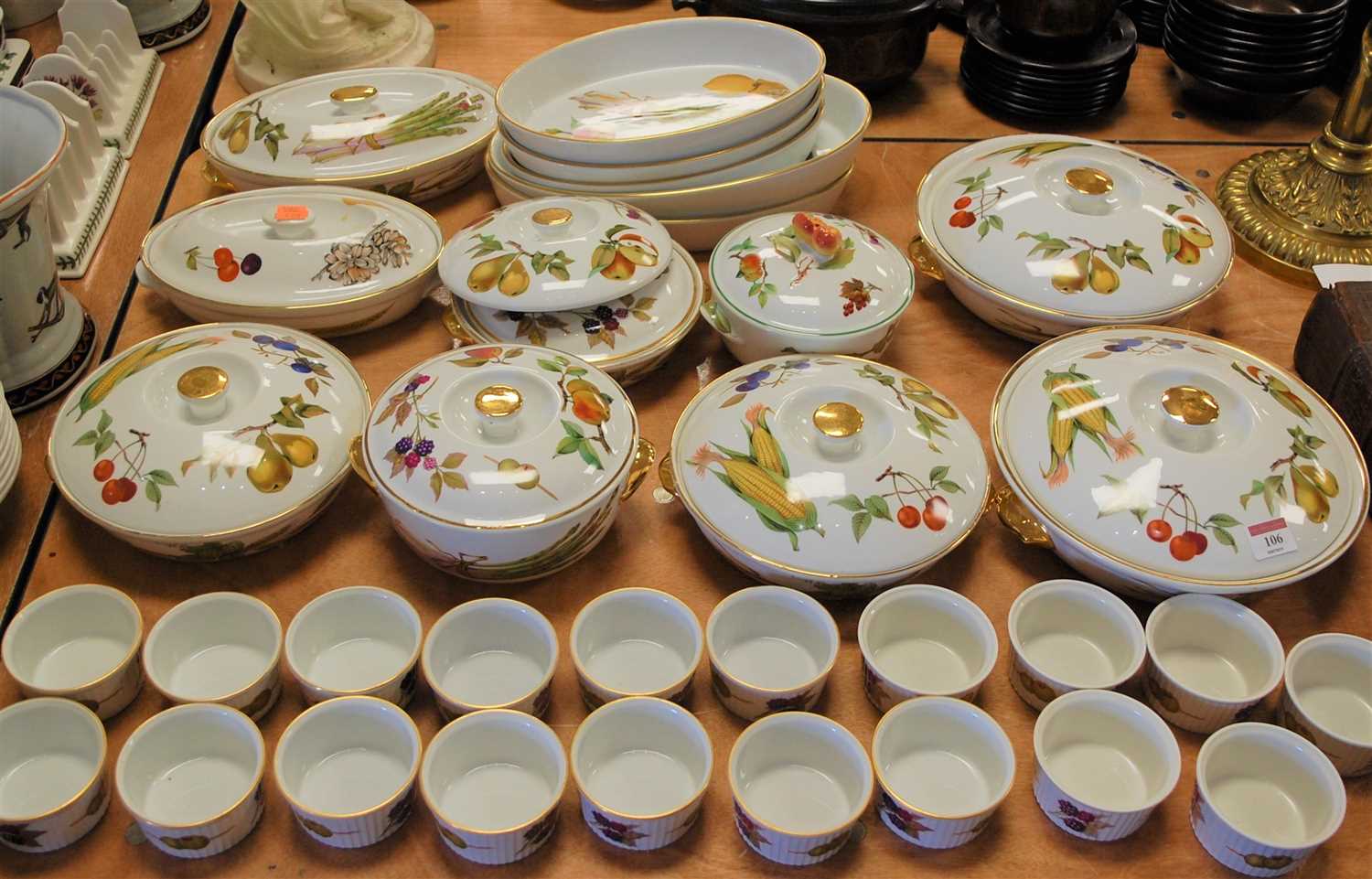 Lot 106 - An extensive collection of Royal Worcester...