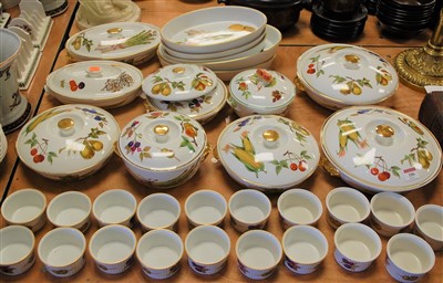 Lot 106 - An extensive collection of Royal Worcester...