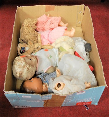 Lot 195 - Assorted composition dolls, small bears etc