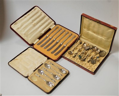 Lot 251 - A cased set of five silver apostle tea spoons,...