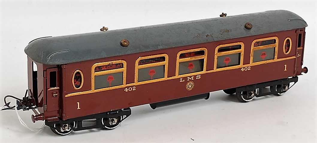 Lot 279 - 1930-41 Hornby Saloon coach LMS No.402 gold...