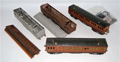 Lot 297 - Two Hornby Metropolitan coaches and some parts...
