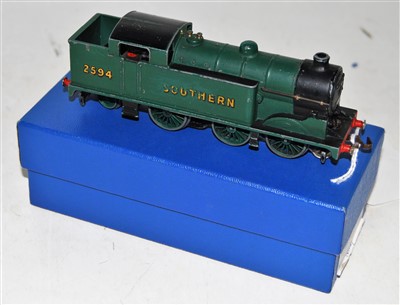 Lot 604 - Hornby-Dublo post-war 3-rail 0-6-2 tank loco...