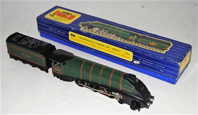 Lot 607 - Hornby-Dublo 3-rail, 3211 Mallard loco &...