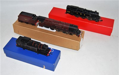 Lot 620 - Three Hornby-Dublo 3-rail locos: 3217, 0-6-2...