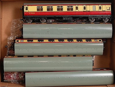 Lot 626 - Nine Hornby-Dublo coaches: maroon – 1 x D22...