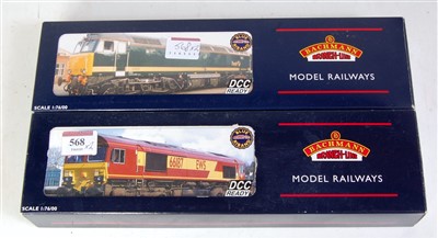 Lot 568 - Bachmann 32-725 class 66 diesel locomotive EWS...