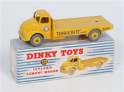 Lot 1904 - A Dinky Toys No. 533 Leyland Cement wagon...