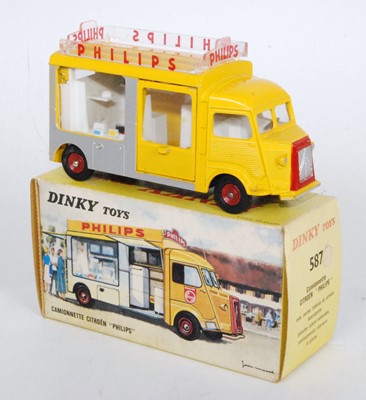 Lot 1948 - A French Dinky Toys No. 587 Citroen H display...