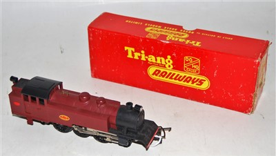 Lot 738 - A Triang R56 TC series maroon Baltic tank...