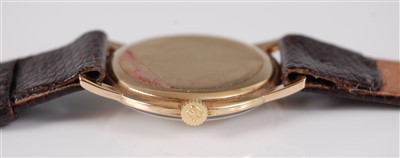 Lot 2693 - A gent's Girard Perragaux 9ct gold cased...