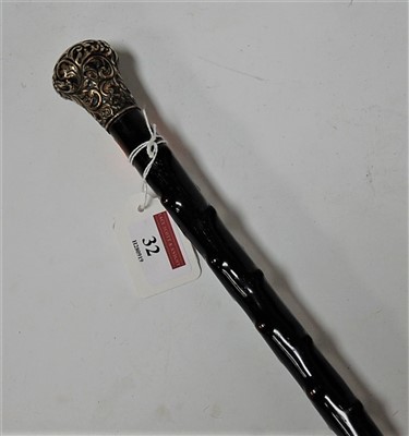Lot 32 - A late Victorian walking cane having a...