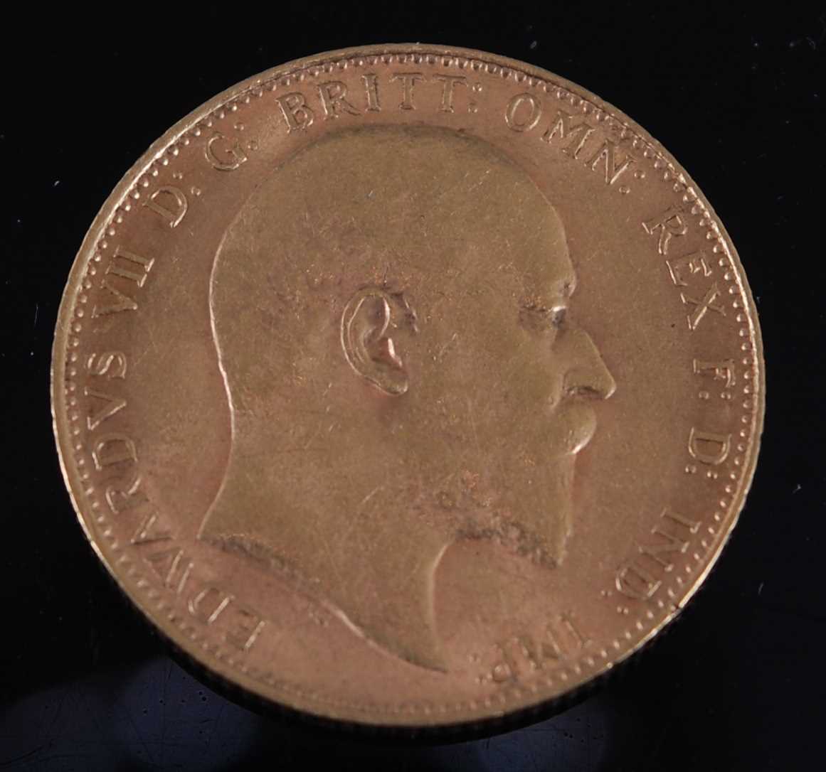 Lot 2161 - Great Britain, 1910 gold full sovereign