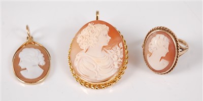 Lot 2675 - A 9ct gold carved shell cameo ring, size L;...