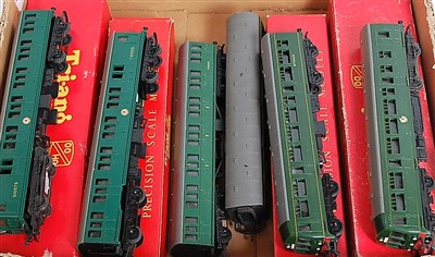 Lot 778 - Tray containing Triang 3 car EMU and 3 car DMU...