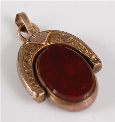 Lot 2724 - A Victorian 9ct gold and bloodstone set swivel...