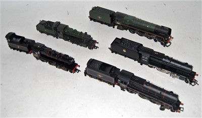 Lot 751 - Tray containing 5 unboxed engines and tenders,...