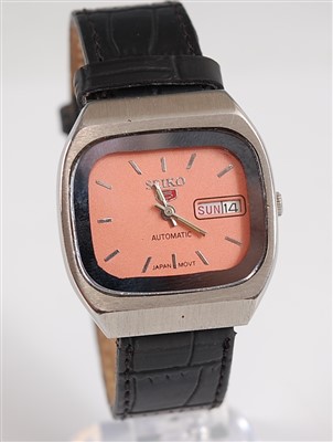 Lot 2726 - A gent's steel cased Seiko automatic...