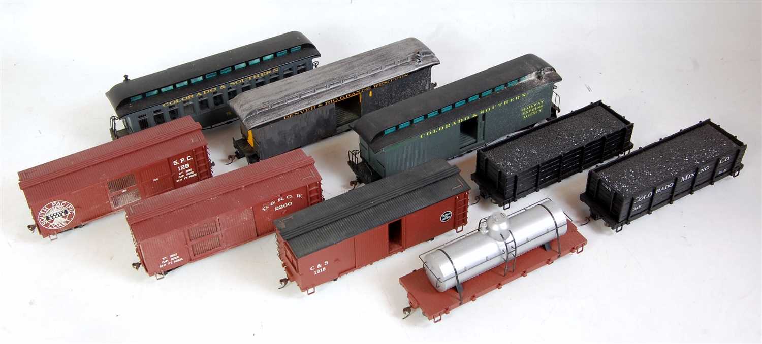 Lot 344 - 3 ON30 passenger cars together with 6 freight...