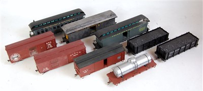 Lot 344 - 3 ON30 passenger cars together with 6 freight...