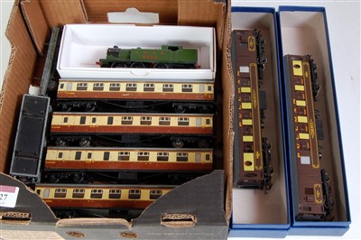 Lot 727 - Mixed lot including Hornby Dublo 3-rail LNER...