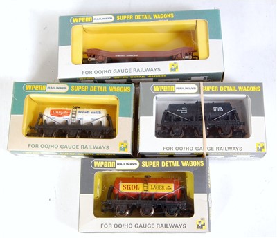 Lot 672 - 4 Wrenn wagons W4652 BR lowmac (bright...