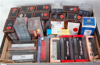 Lot 2589 - 22 various boxed Corgi, EFE and original...