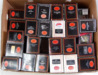 Lot 2590 - 25 various boxed EFE 1/76 scale public...